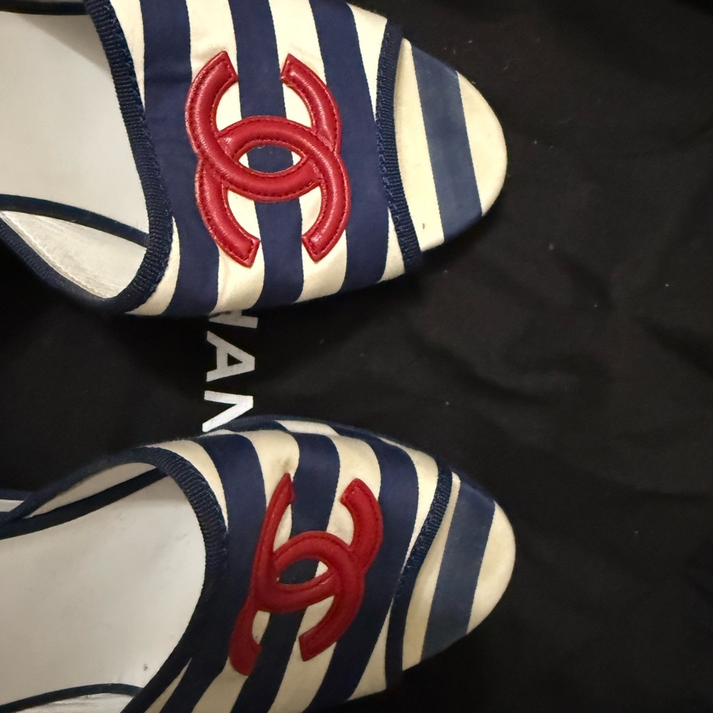 CHANEL Cruise line Navy, White & Red Striped Wedge Slide Sandals size EU41 - Picture 7 of 9